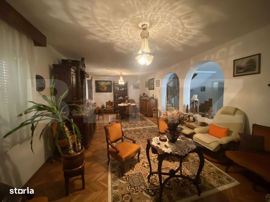 Casa spatioasa 350 mp utili, curte amenajata si garaj