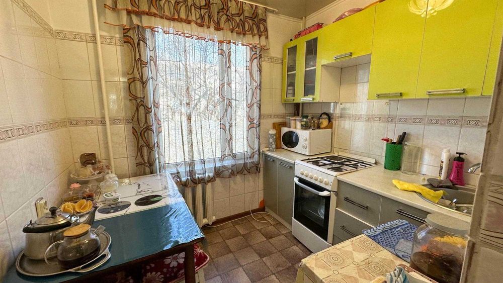 Продам 3 ком в центре Айым