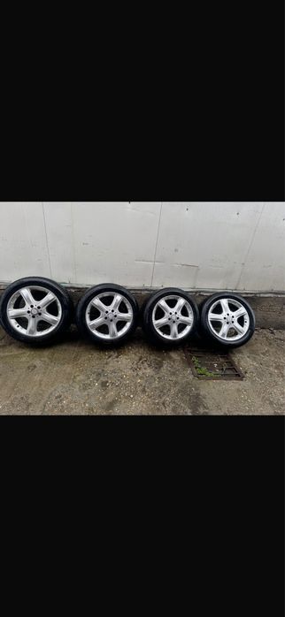 Jante gama Mercedes 8.5J%19H2 Et60 cu anvelope de iarnă 255/50/19 NEXEN , garanție , factura cu TVA inclus , livrare în țară prin curier rapid .