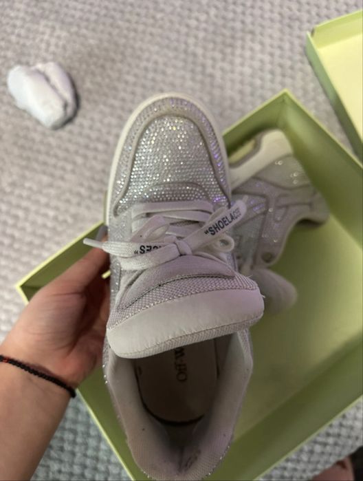 off white out of office cu pietre