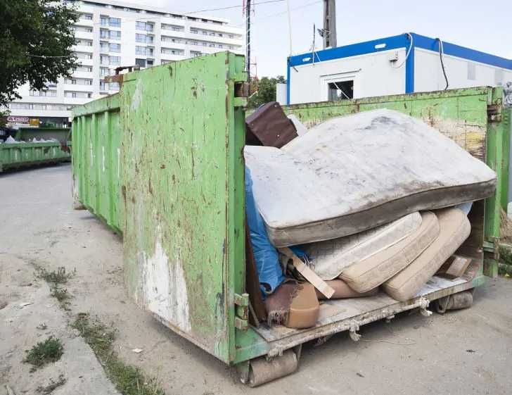 curatenie la bloc la casa / demontare acoperisuri / demolare pereti