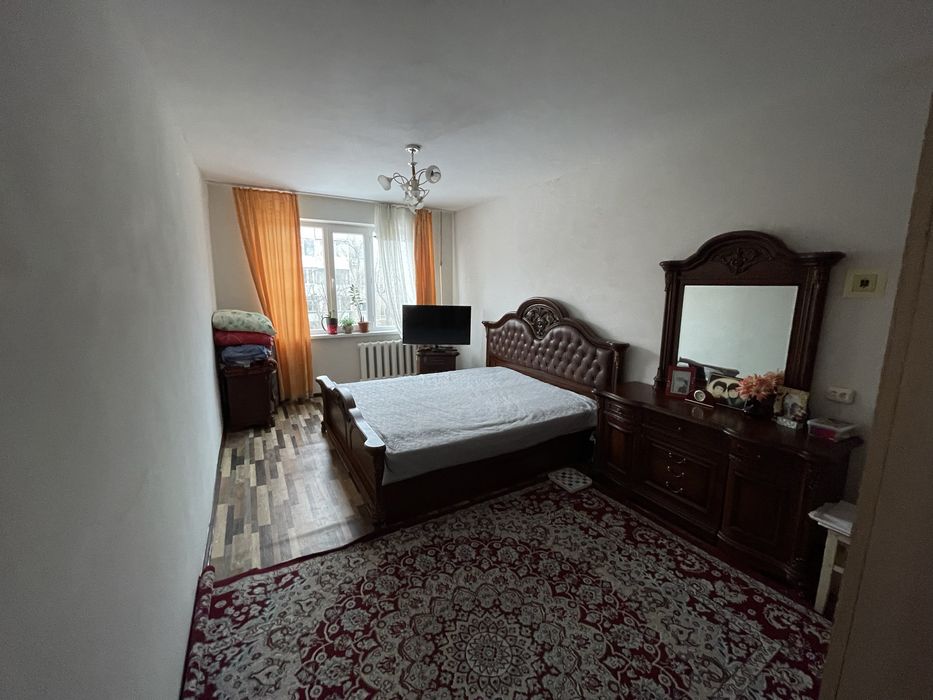 Продам спальный гарнитур