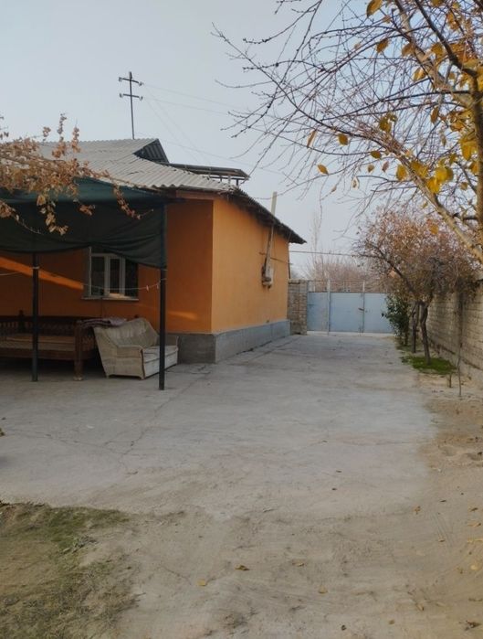 Hovli sotiladi 6 sotix