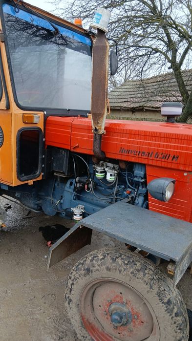 Vând tractor U650