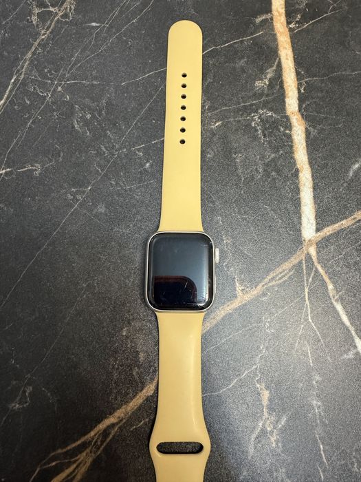 Apple Watch SE 40 мм