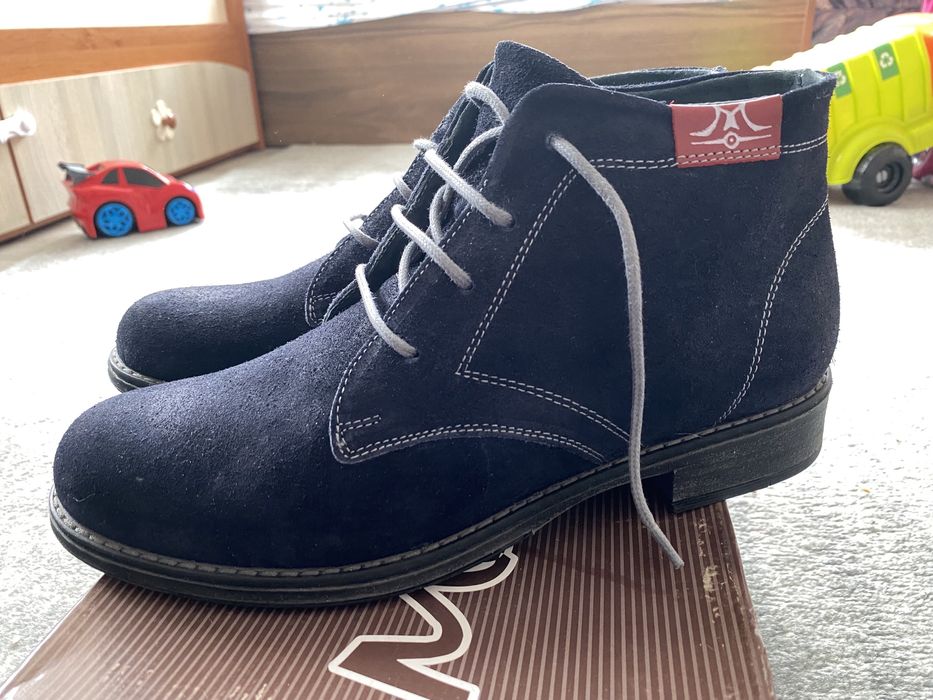 Нови обувки, кларкове