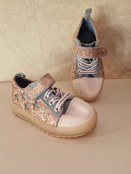 Обувки за малки госпожички