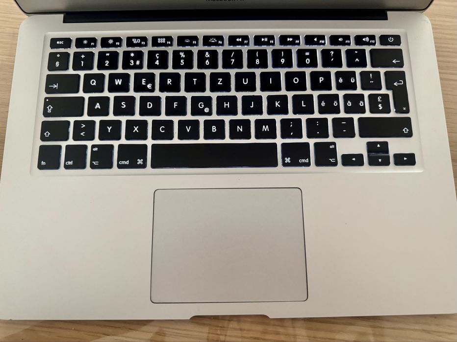 Apple MacBook Air 13” 2015 – 8GB RAM 256GB SSD