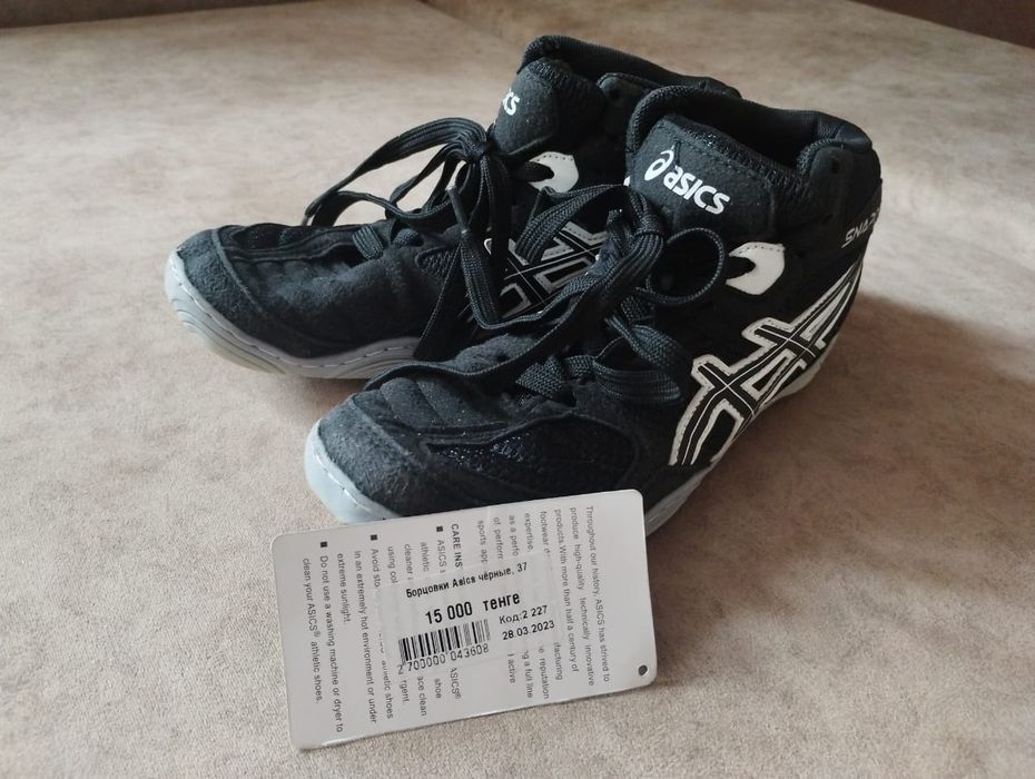 Продаю борцовки размер 37