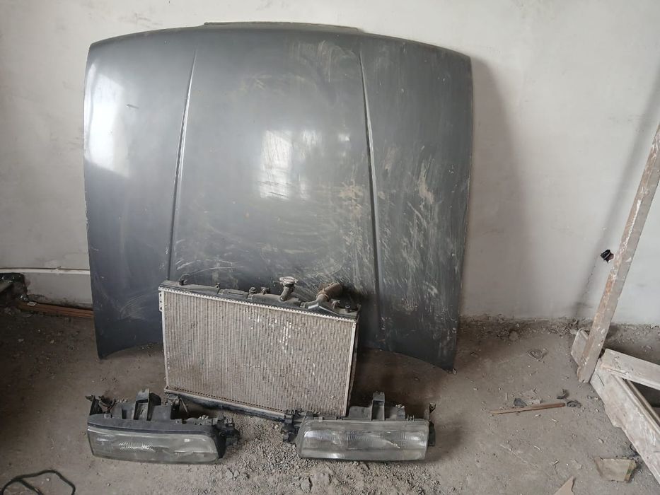 Продается запчасти на Мазду 626