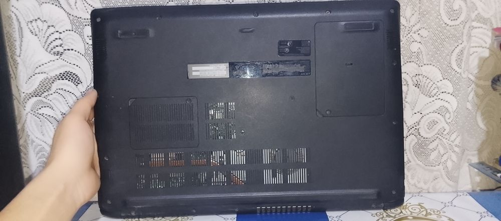 Продаю ноутбук .