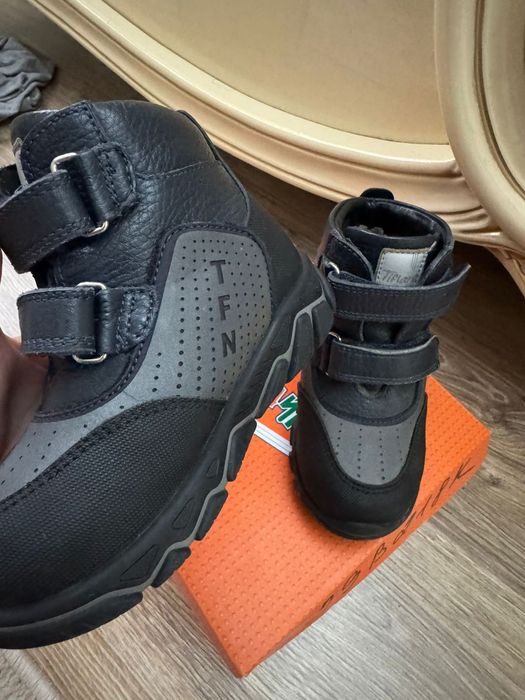 Детская обувь почти новая