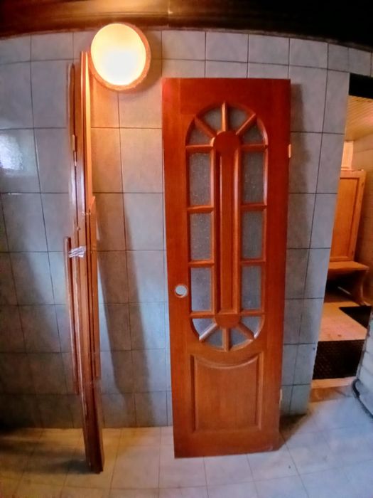 Продам двери с наличниками