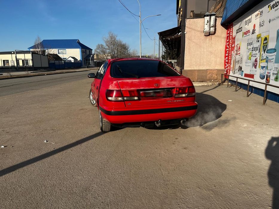 Продам машину toyota carina e