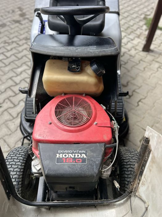 Tractoras Gazon 18 cp motor Honda 2 cilindri