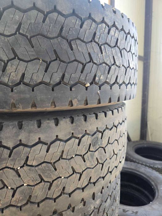 Продавам Гуми за камион 215х75х17.5 / 235х75х17.5 / 265х70х19.5