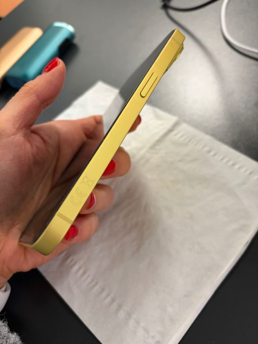 iPhone 14 yellow