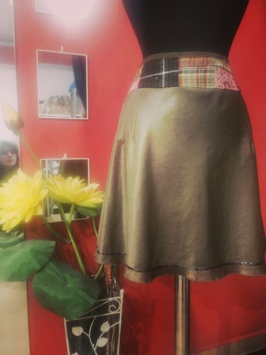 Fusta noua cu eticheta