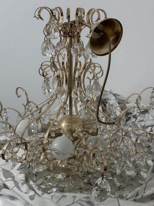 Люстра большую хрустальную