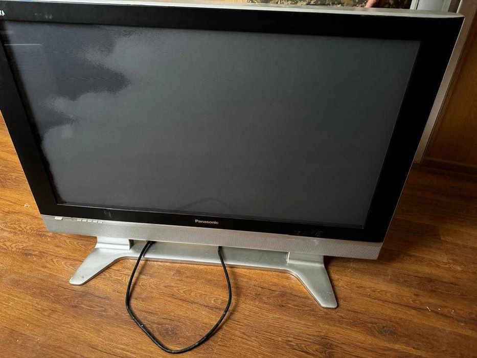 Телевизор марки "Panasonic"