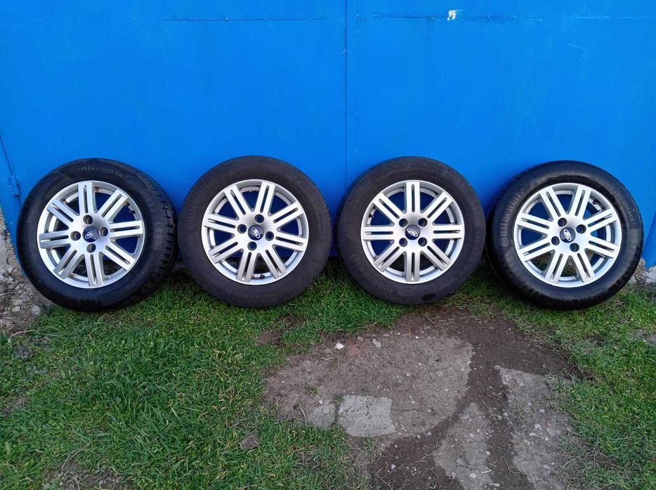 Продавам оригинални джанти с гуми на Ford 195 60 15 перфектно състояни