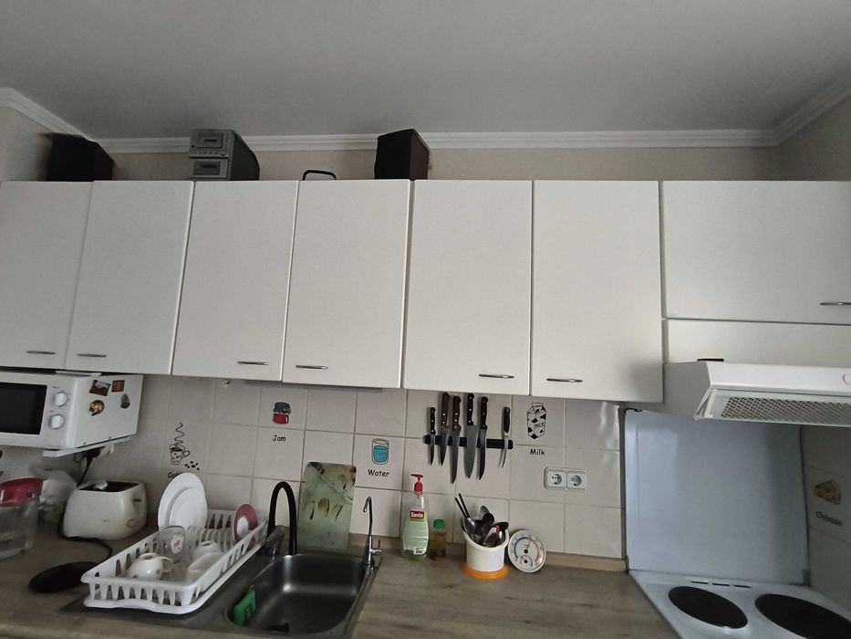 Белый кухонный гарнитур продам