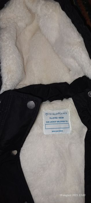 Vând geaca primark noua