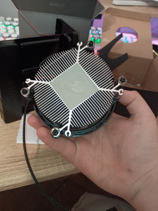 Cooler stoc AMD stare perfectă