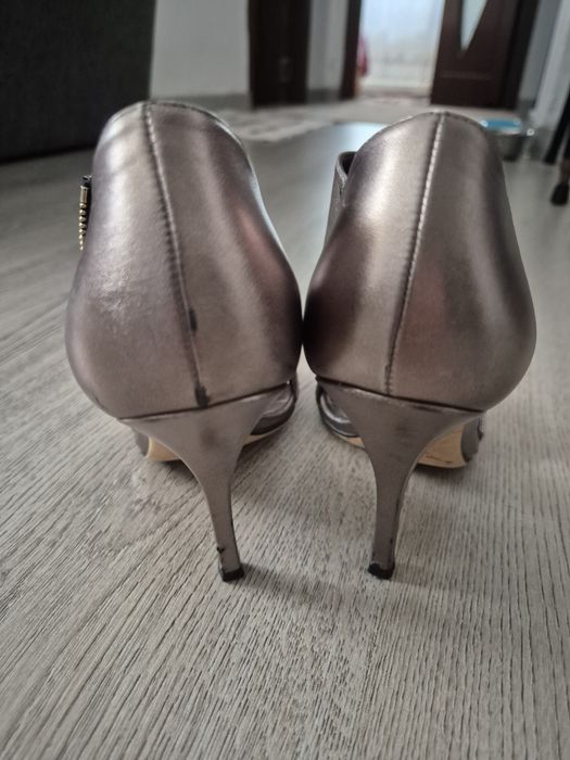 Sandale Gucci - auriu metalic