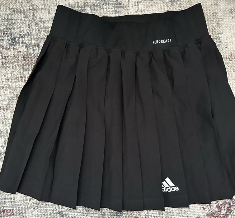 Пола Adidas, нова