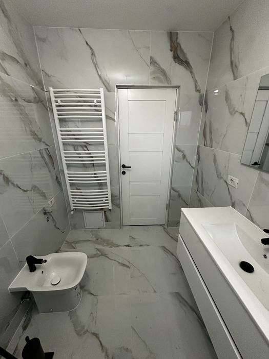 Vand apartament cu 3 camere