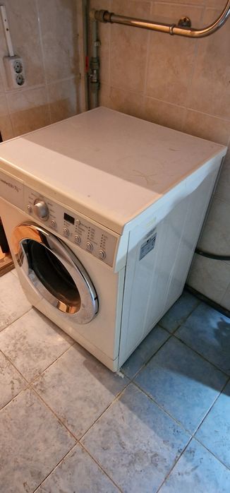 Продам стиральную машину LG