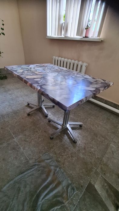 Продаютса столы новые