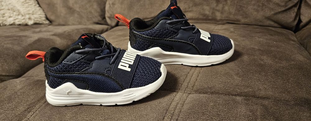Adidași Puma mărimea 21 baietei