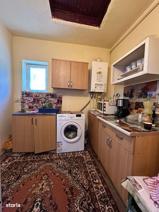 Casa 50 mp + teren 1.500 mp, front stradal 25 m – Urisor