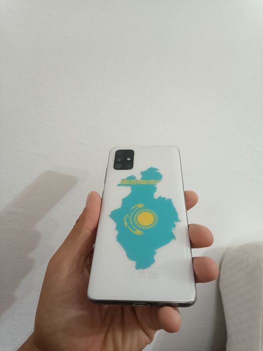 Смартфон Самсунг а51