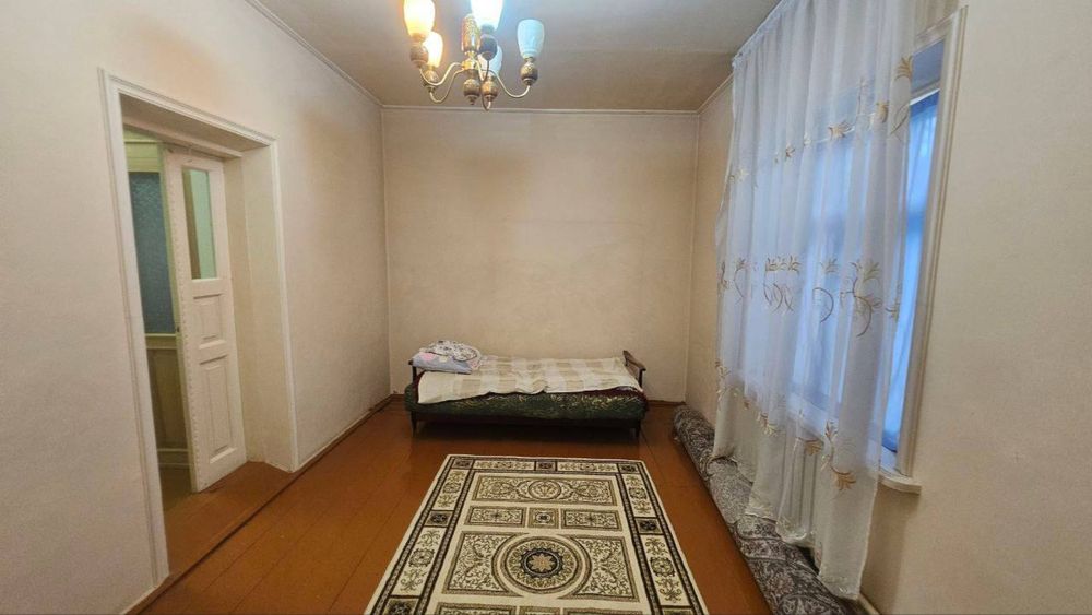 Xovli sotiladi 5 sotoq. 11ta xona. Erkin savdo