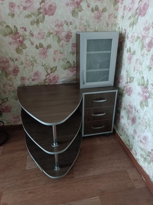 Тумба на колёсиках