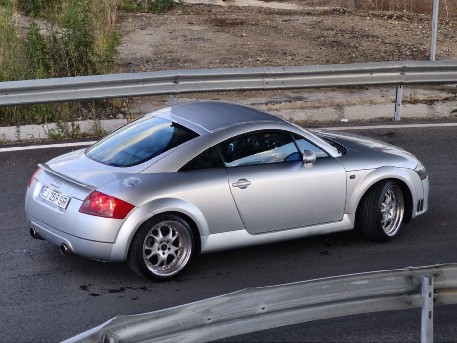 Audi TT 1.8T quattro 225 cp