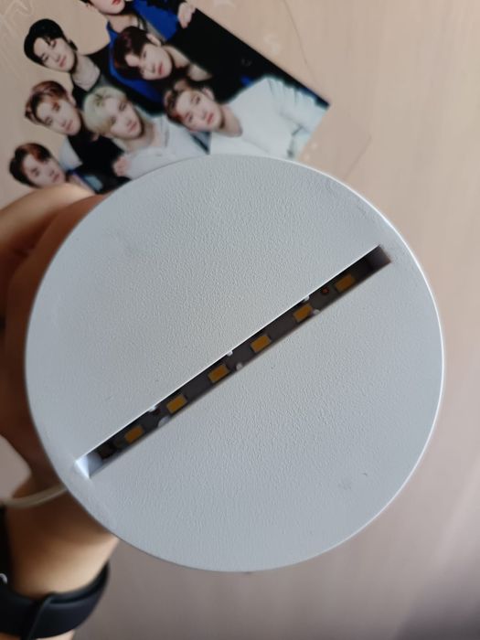 Продам светильник