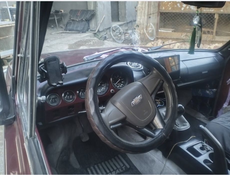 Продаю Ниву 2121