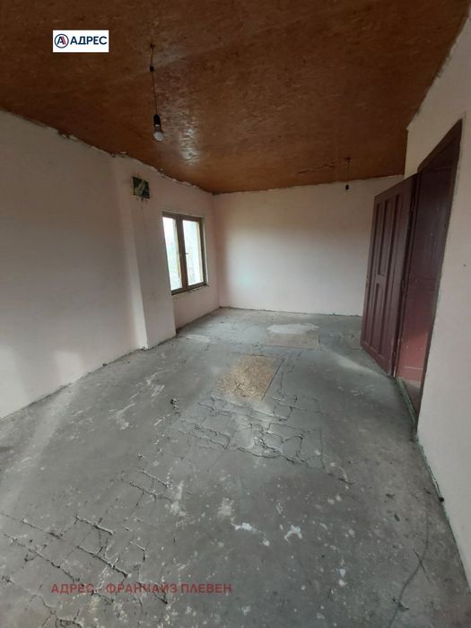 Продава се Къща в с. Вълчитрън, Област Плевен - 120 кв.м за 119 €/кв.м - Снимка #1