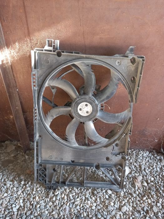 Продается вентилятор на камри