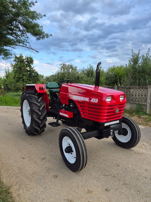 Tractor Universal 453 de Brașov