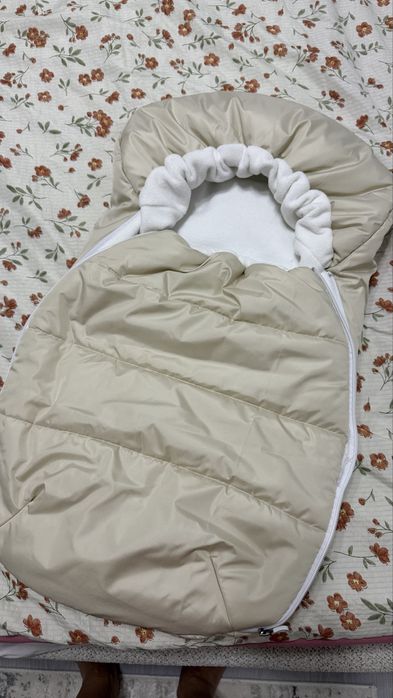 Продам конверт и комбинезон на выписку.