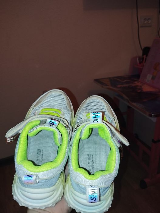 Кроссовки сеточные