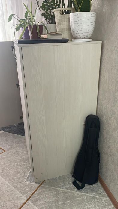 Шкаф двухдверный не высокиц