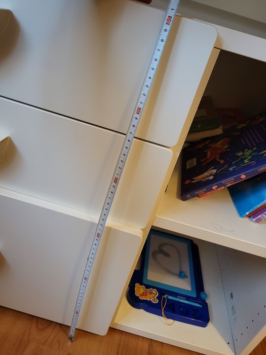 Vand masă de înfășat/schimbat/îmbrăcat bebeluș, albă, cu sertare. Ikea