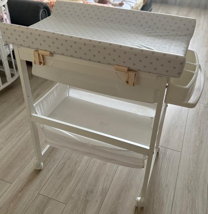 Пелинальный столик отличного качества