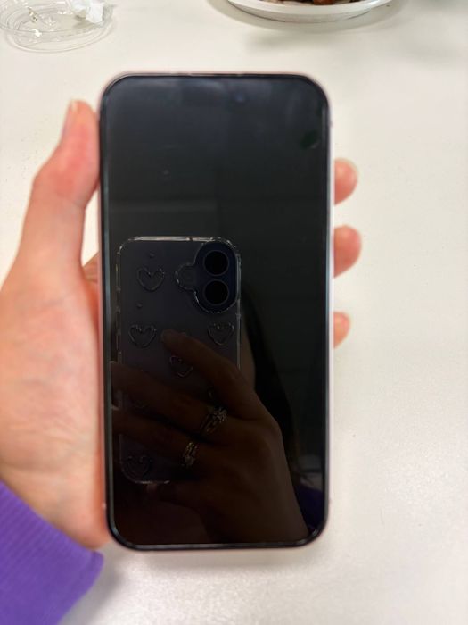 Продам IPhone 15 / 128 GB Pink